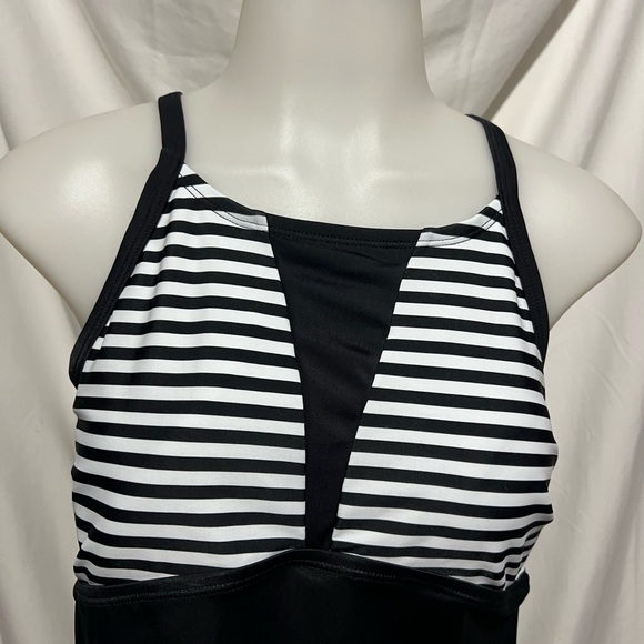 Nike - Picture 9 of 9